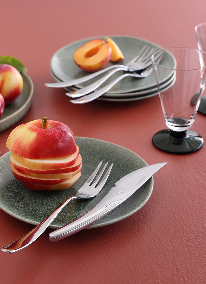 Hardanger fruktsett, dekket bord