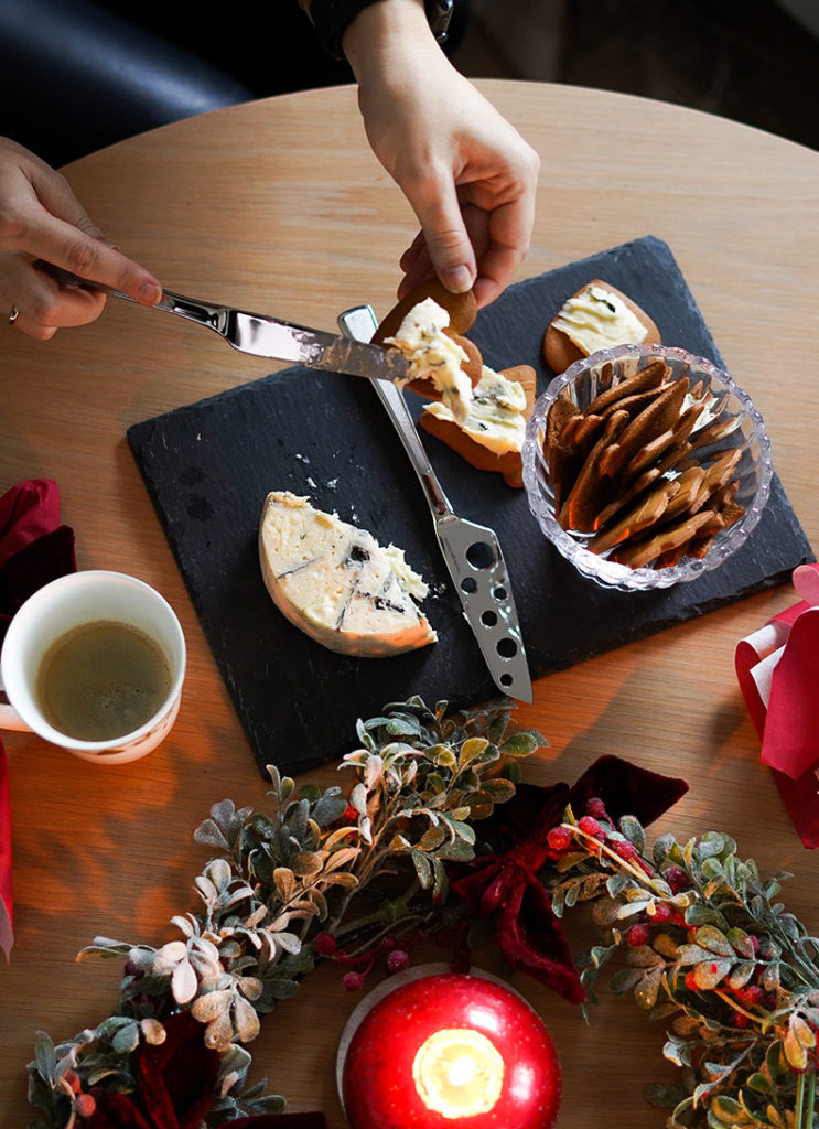 Ramona Ostesett, ost og kjeks