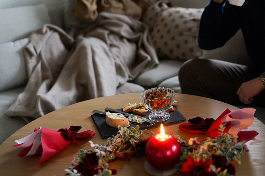 Ramona Ostesett, julestemning, dekket bord